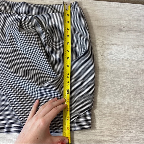 NWOT BCBGeneration Asymmetrical Houndstooth Mini Skirt - Picture 8 of 9